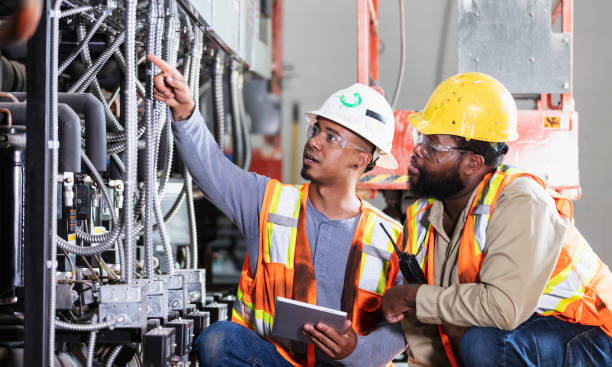Best Affordable Emergency Electrician  in Shelbina, MO